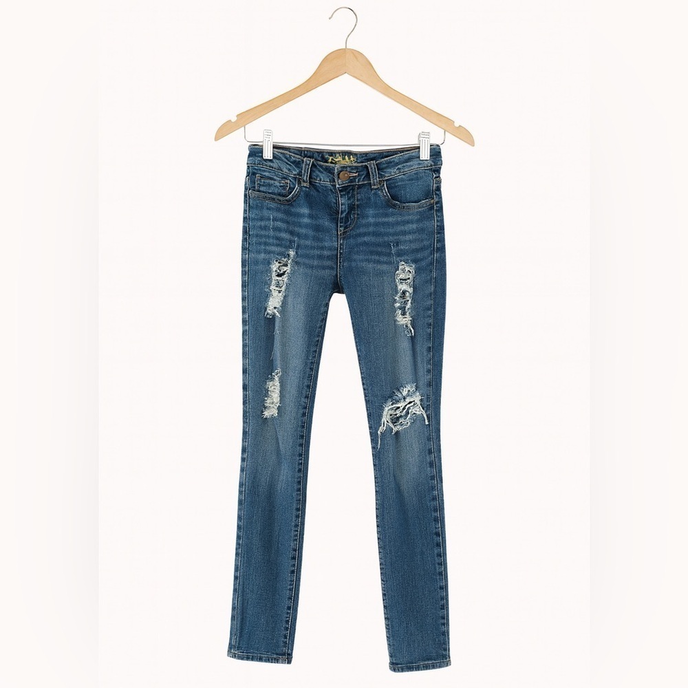 ZCO Jeans Premium Junior's Size 3 Ripped Skinny Jeans With Tapered Ankle.